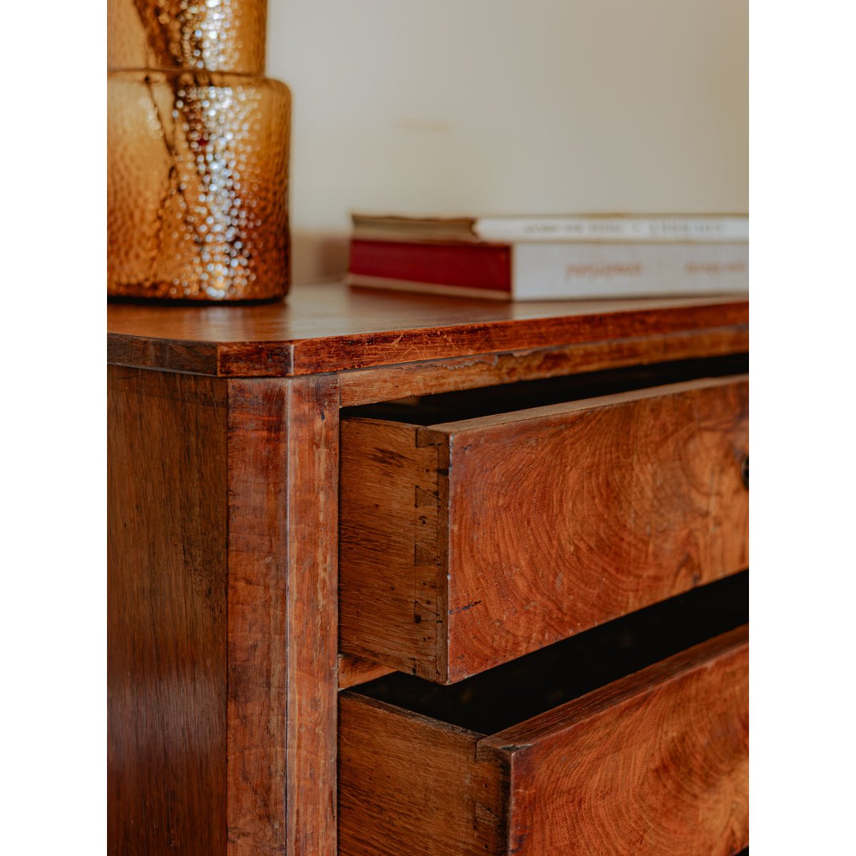 Commode en chêne foncé Garance N°697 - Bon état bois foncé, DEBONGOUT