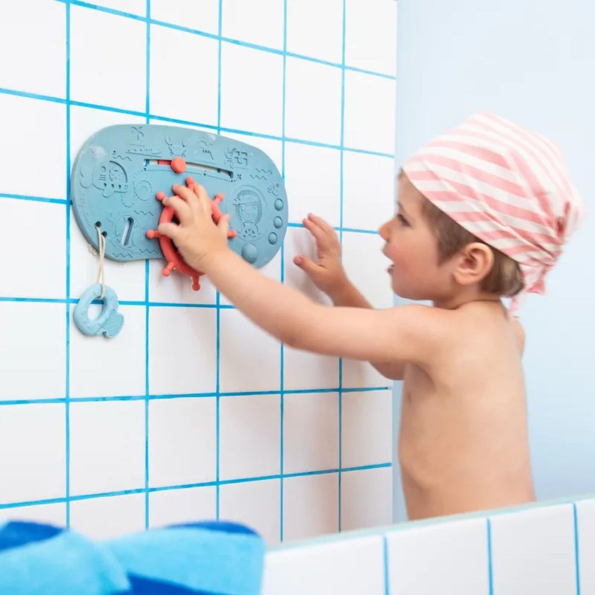 Panneau d'activités pour le bain Bateau pirate couleur unique, LILLIPUTIENS
