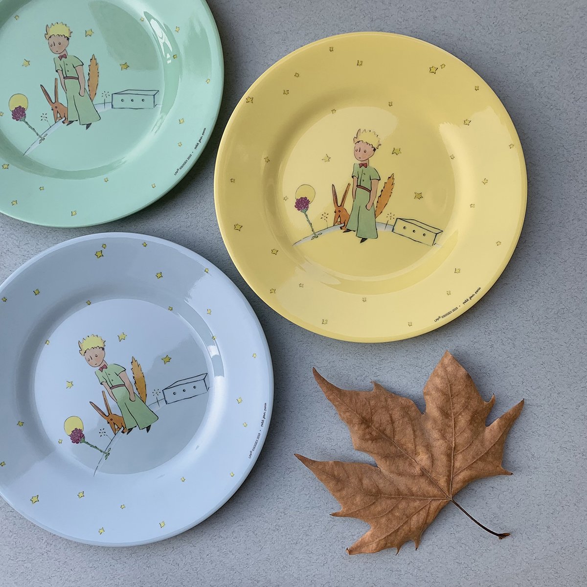 3 Assiettes à dessert LE PETIT PRINCE bleu / jaune / vert, PETIT JOUR