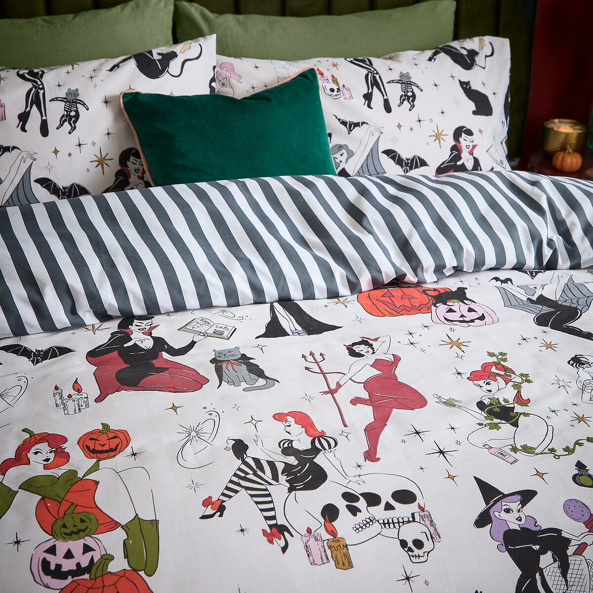 Trick Or Treat Reversible Halloween Duvet Cover and Pillowcase Set black/white, FURN.