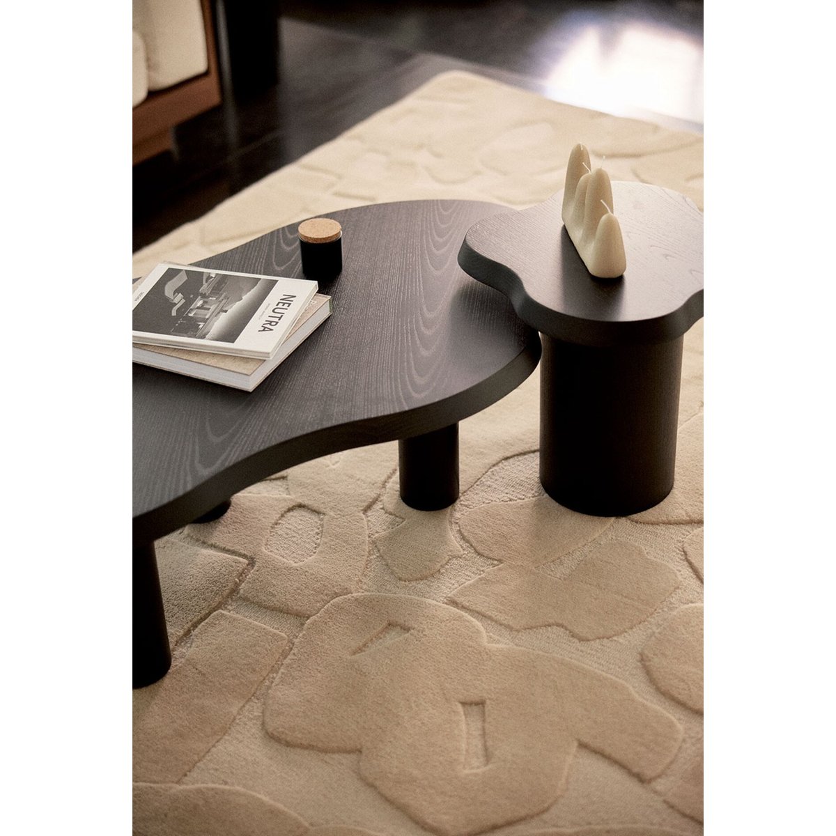 Table d'appoint en frêne lasuré noir, Mahaut noir, GABRIELLE PARIS