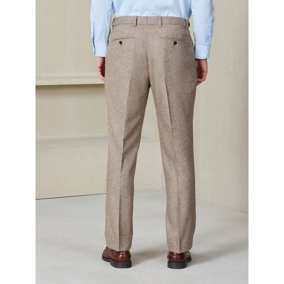 Pantalon de costume ajusté à chevrons/laine grège, NEXT