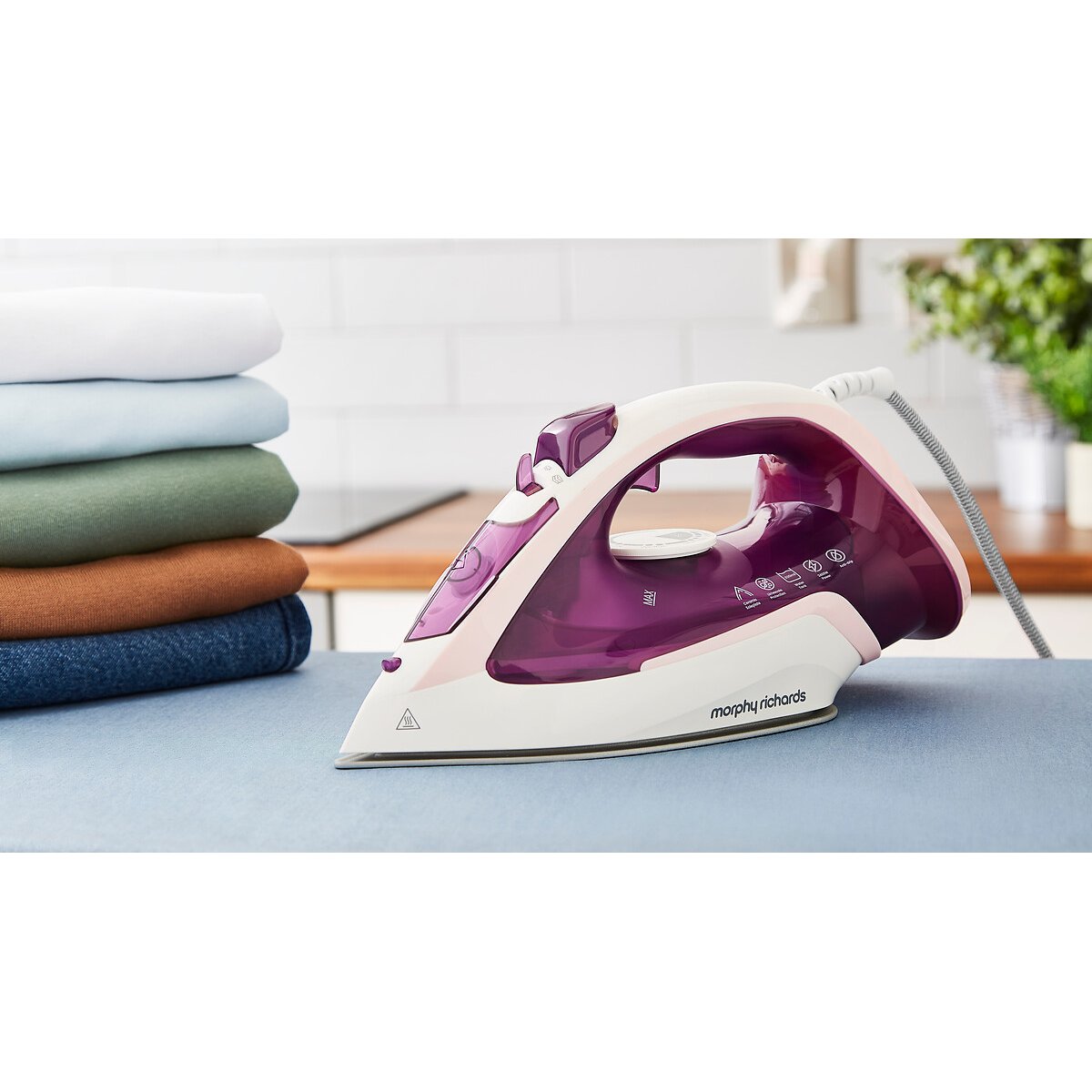 2400W Steam Iron - 302011 pink, MORPHY RICHARDS
