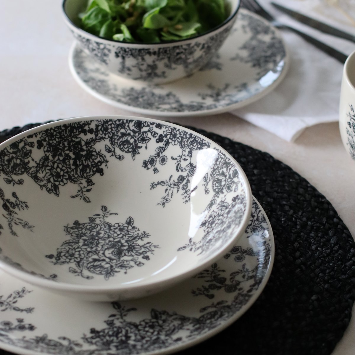 Lot de 6 assiettes creuses en grès 20,5cm, FLORALI noir, NOVASTYL