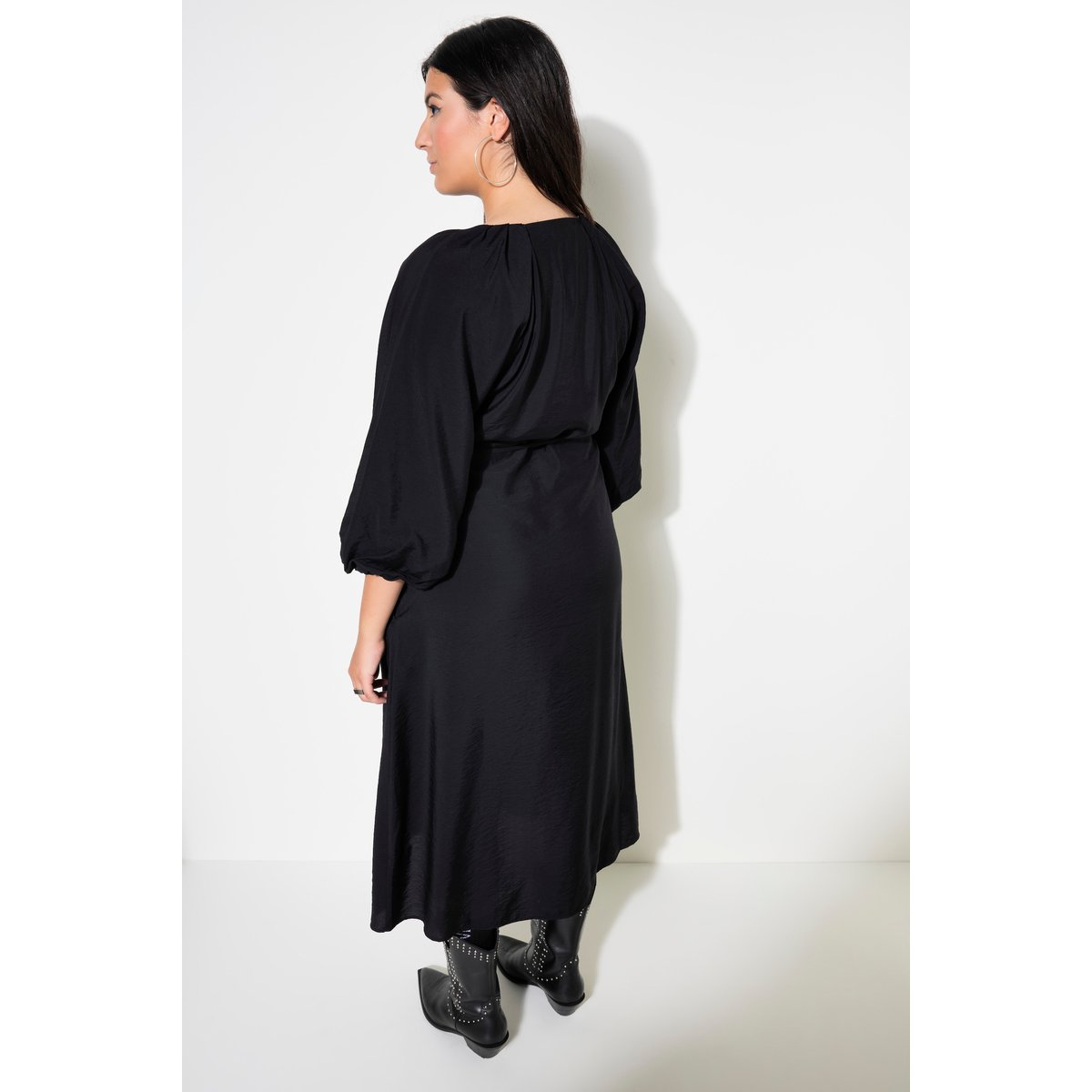 Robe maxi, coupe évasée, manches 3/4 ballon noir, STUDIO UNTOLD