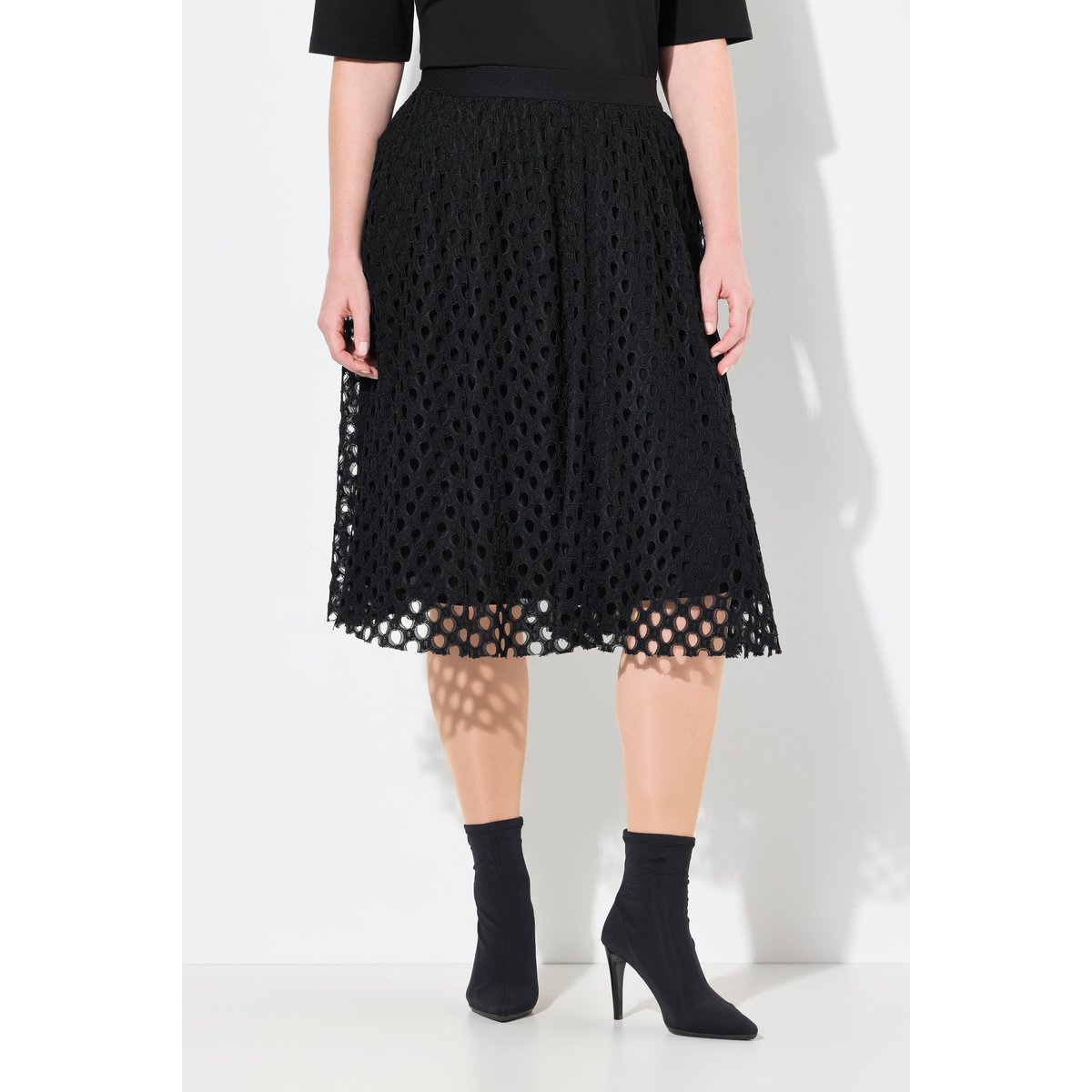 Robe midi en dentelle ajourée noir, ULLA POPKEN