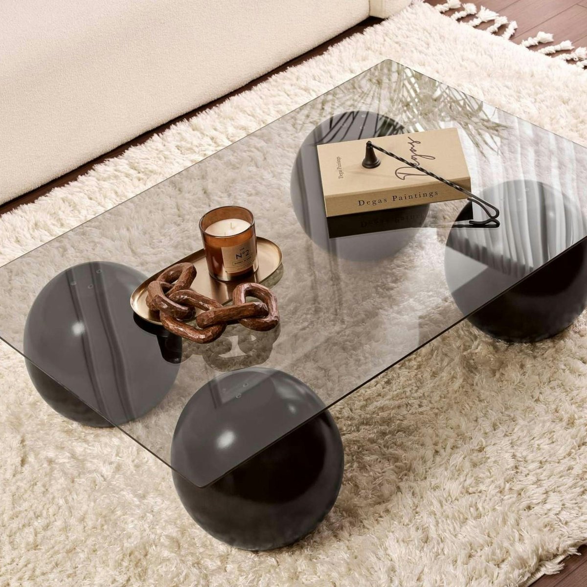 Table basse en verre 4 pieds boule KOCHI fumé, PIER IMPORT