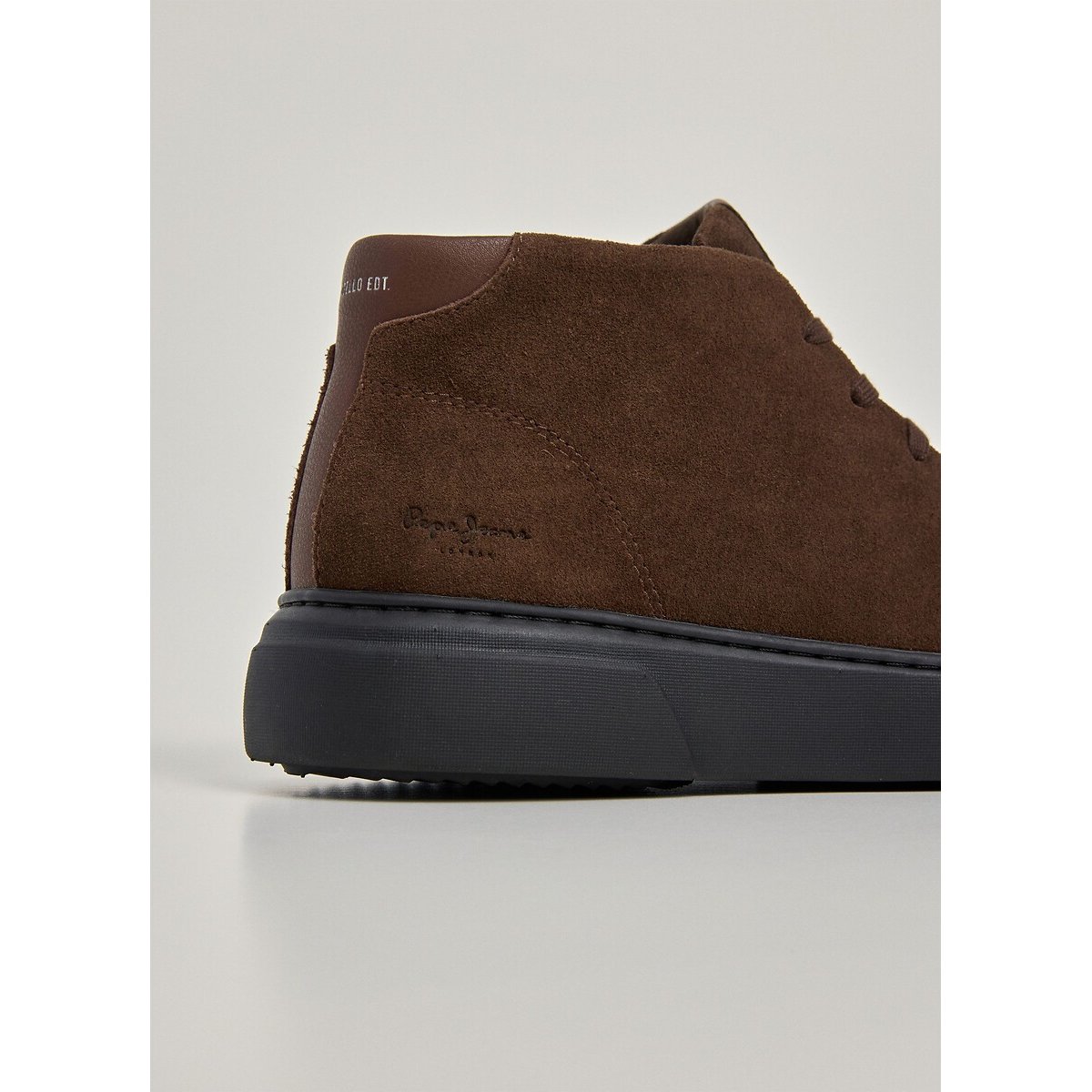 Stivaletti stringati in pelle scamosciata COLINS DESERT marrone, PEPE JEANS