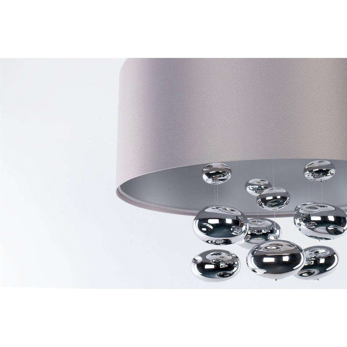 Suspension ronde en tissu boules décoratives Bubble Light gris satin avec finition argent mat, BPS KONCEPT