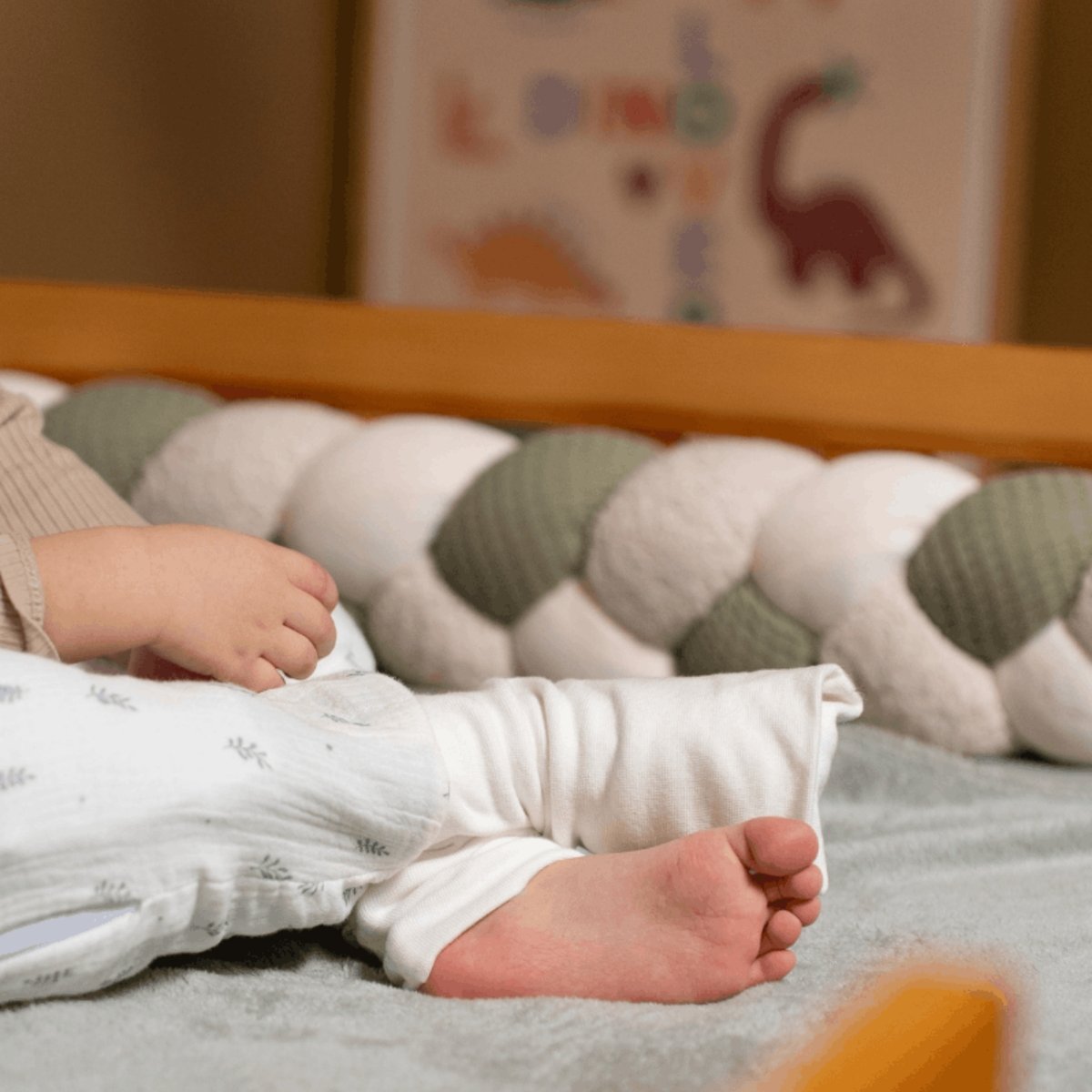 Gigoteuse à pieds avec chaussettes vert, LES PETITES BILLES
