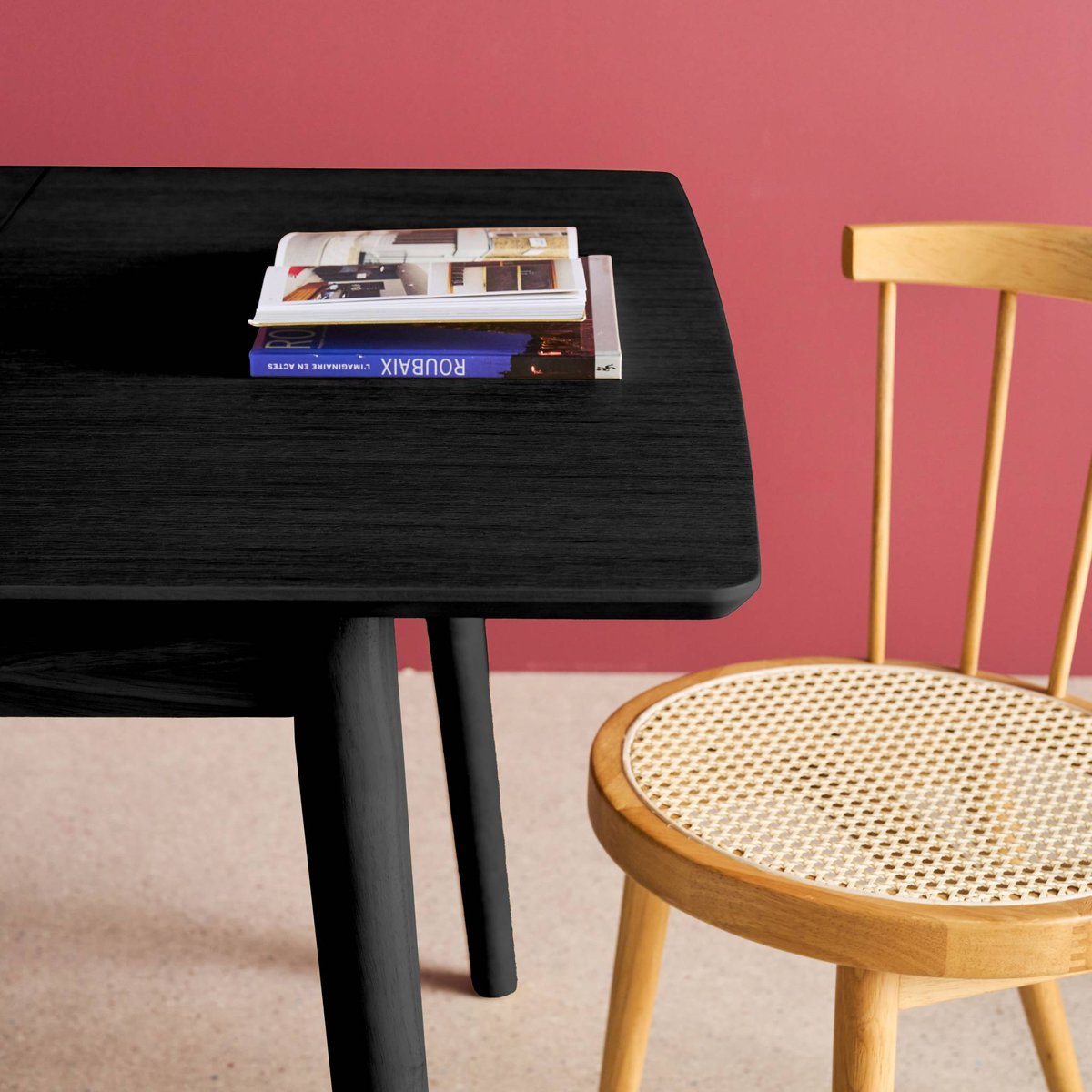 Table à manger rectangulaire extensible bois d'hévéa et placage chêne 4-6 places LINA noir, SWEEEK