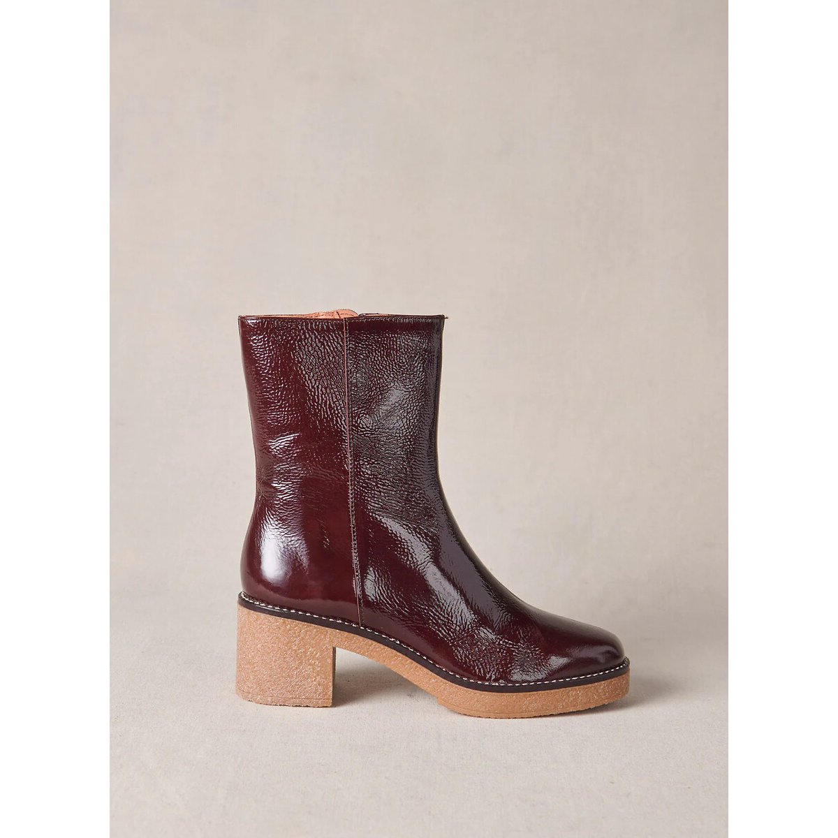 Clara Ankle Boots in Patent Leather brown, PETITE MENDIGOTE
