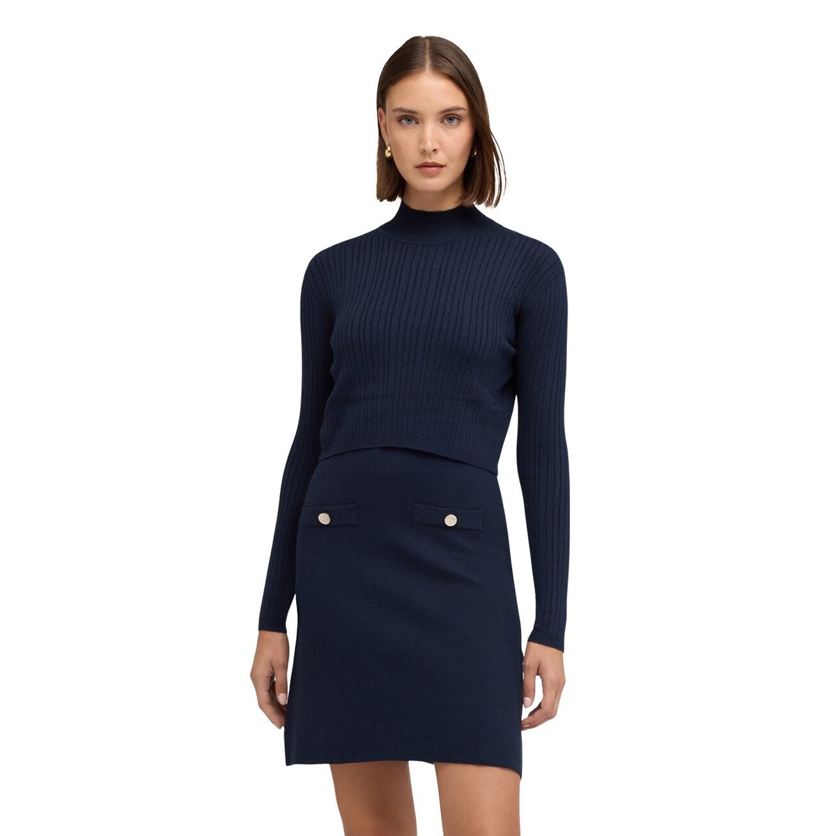 Ensemble bleu, MOTIVI