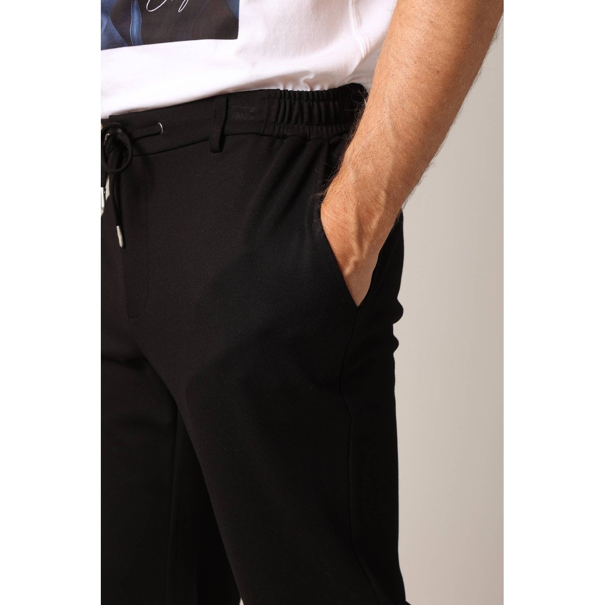 Pantalon coupe droite avec taille élastiquée et cordon de serrage ZETA black, DEELUXE