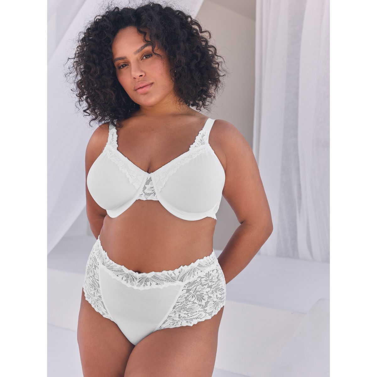 Soutien-gorge effet minimiseur blanc, NEXT