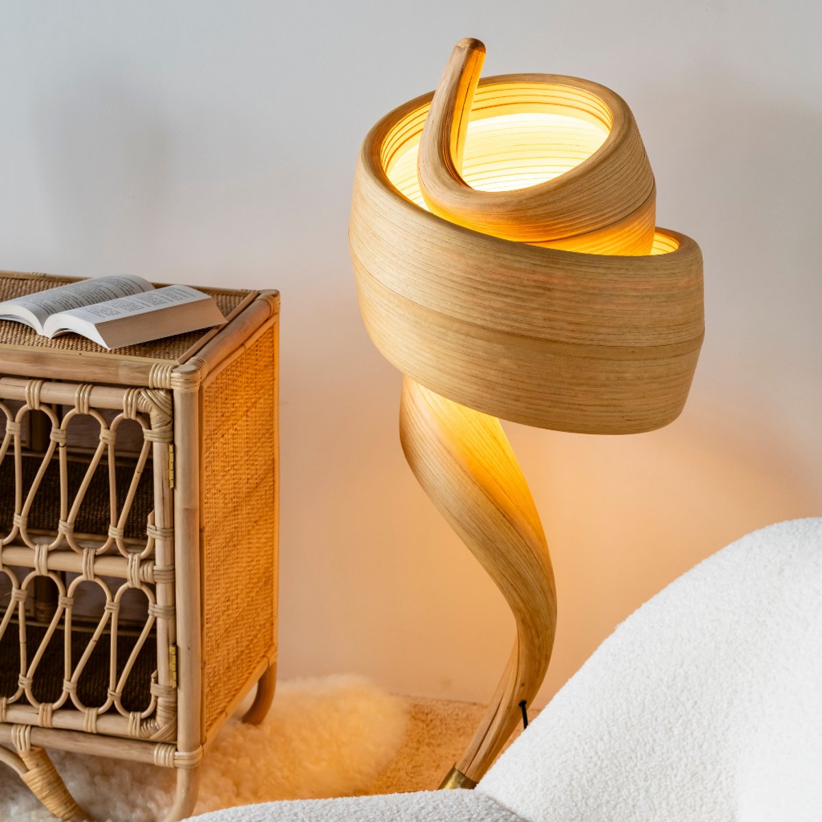 Lampe à poser en bambou et pieds en bronze TULIPE couleur unique, HYDILE