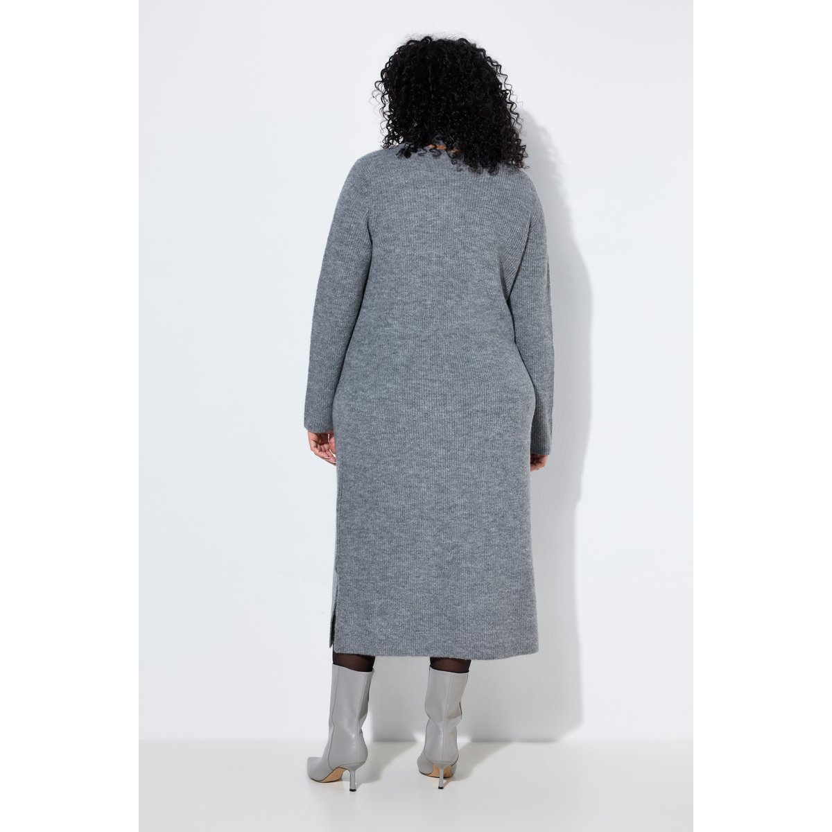 Robe en maille longueur midi, avec écharpe chiné gris moyen, ULLA POPKEN