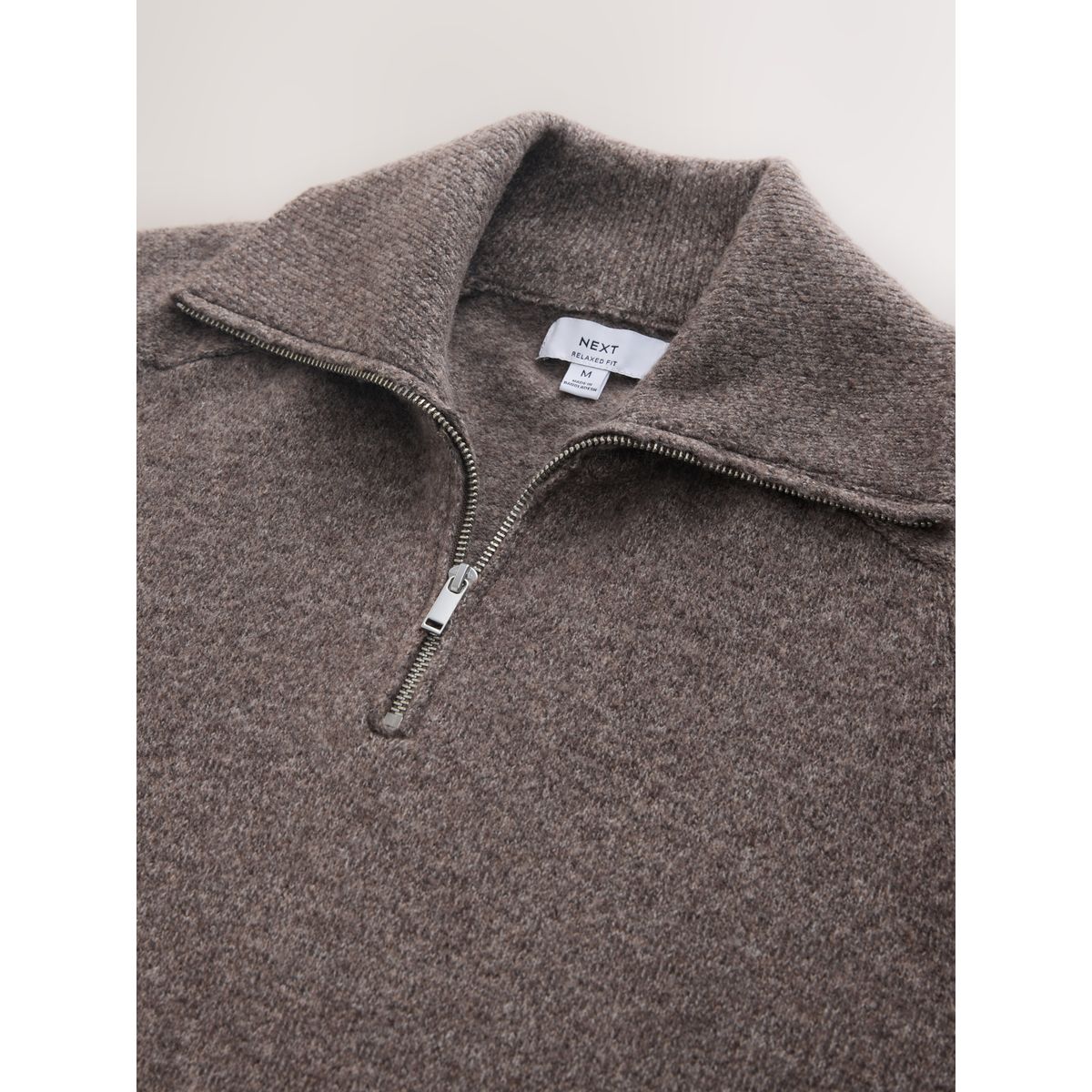 Pull regular à col zippé en laine mélangée naturel, NEXT