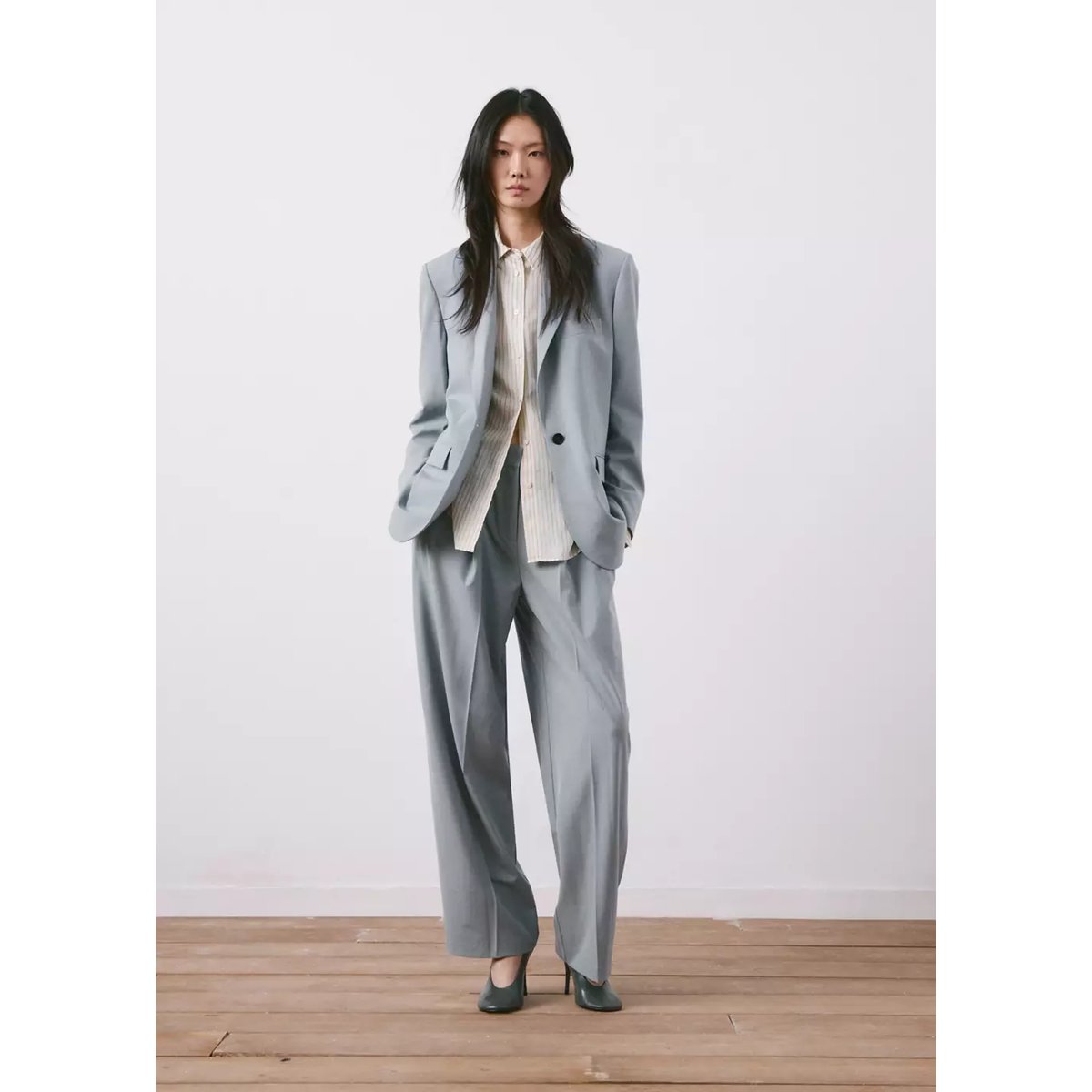 Blazer de costume droit avec poches à rabat bleu, MANGO