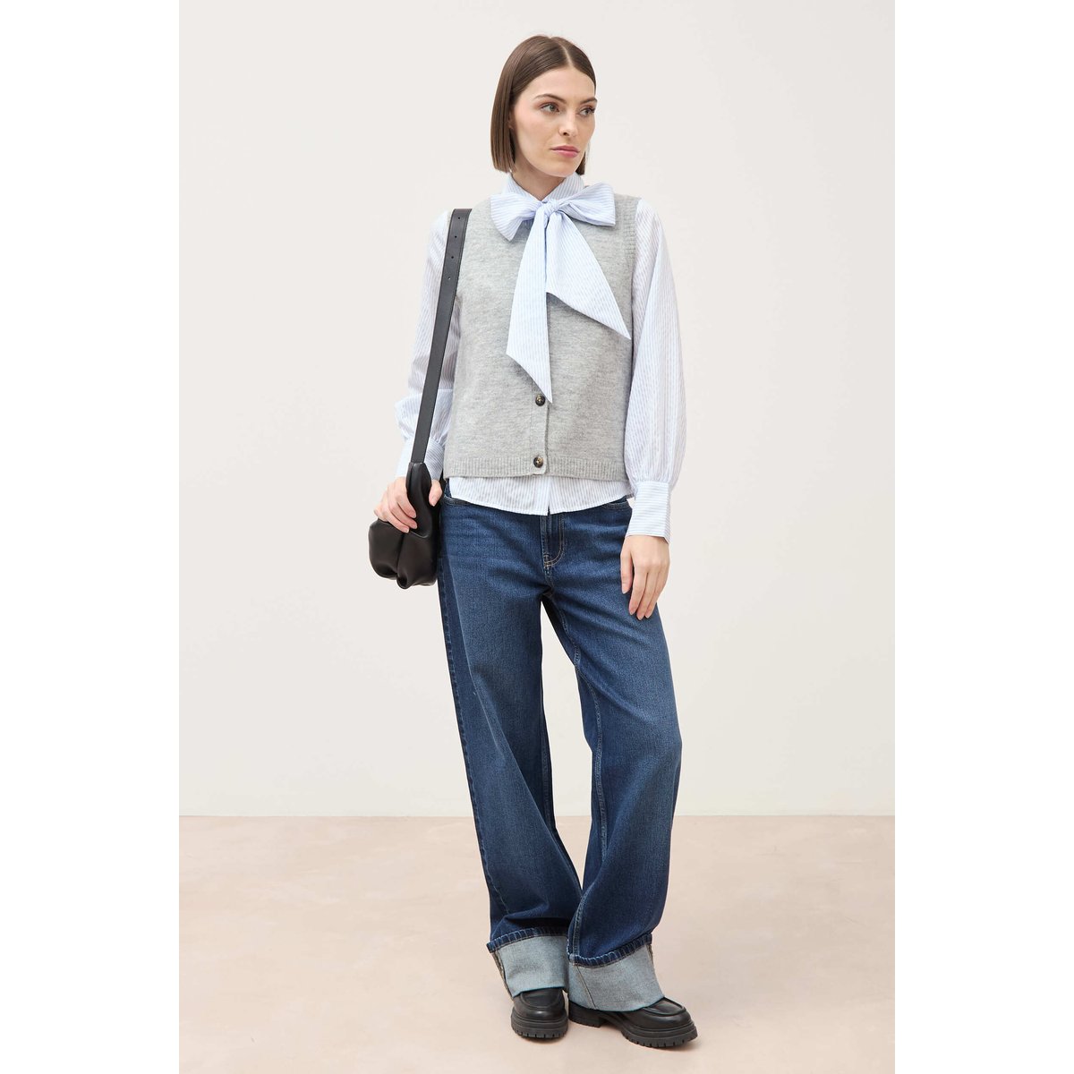 Pull droit court sans manches col rond gris, BONOBO