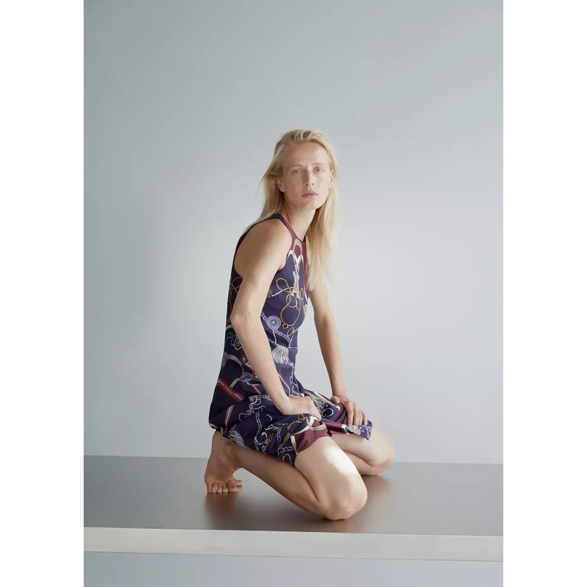 Robe halter imprimé chaînes bleu marine, MANGO