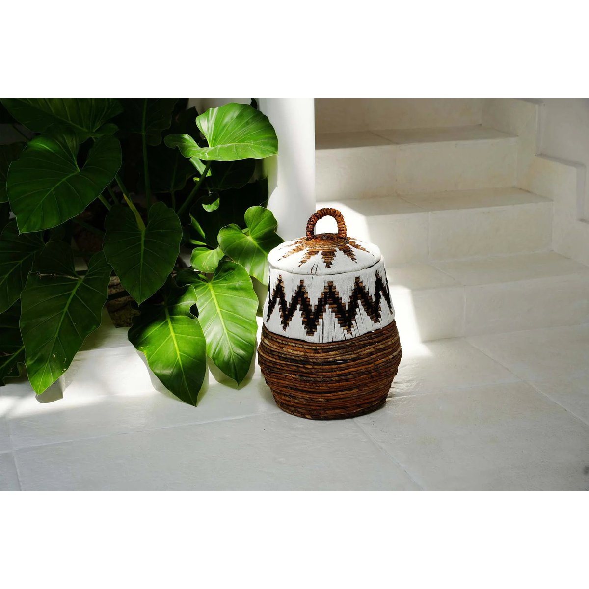 Panier en feuille de bananier LITTLE BAY blanc beige, BAZAR BIZAR