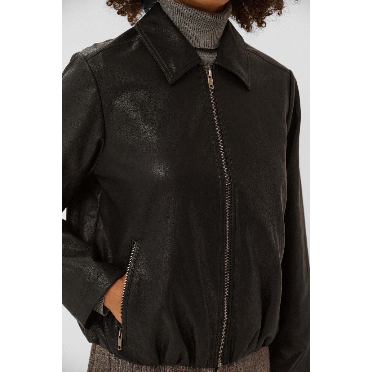 Manteau noir, CULTURE
