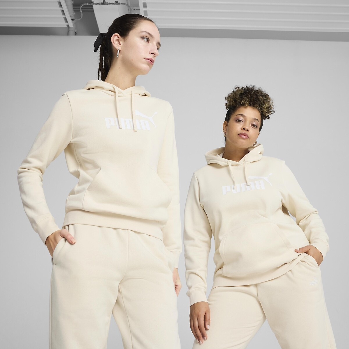 Hoodie ESSENTIAL LOGO ecru, PUMA