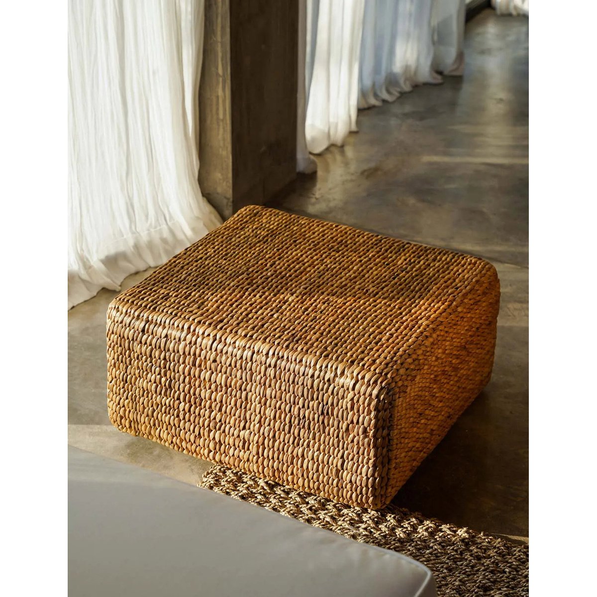 Pouf en jacinthe d’eau HYACINTH beige, BAZAR BIZAR