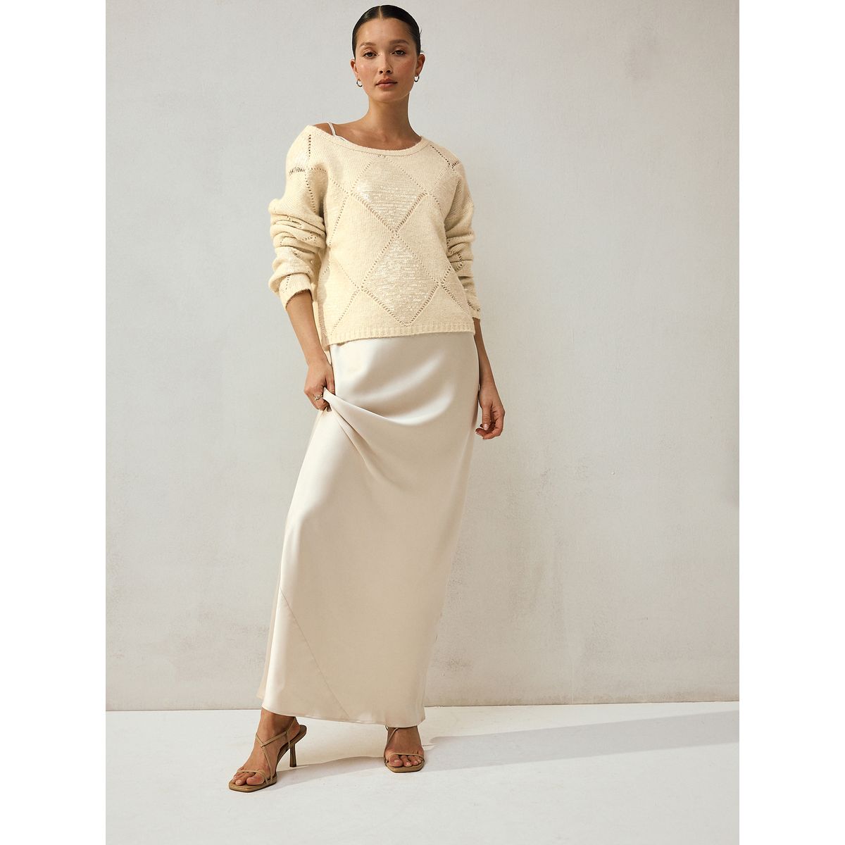 Pull à épaules dénudées, losanges et sequins écru, NEXT