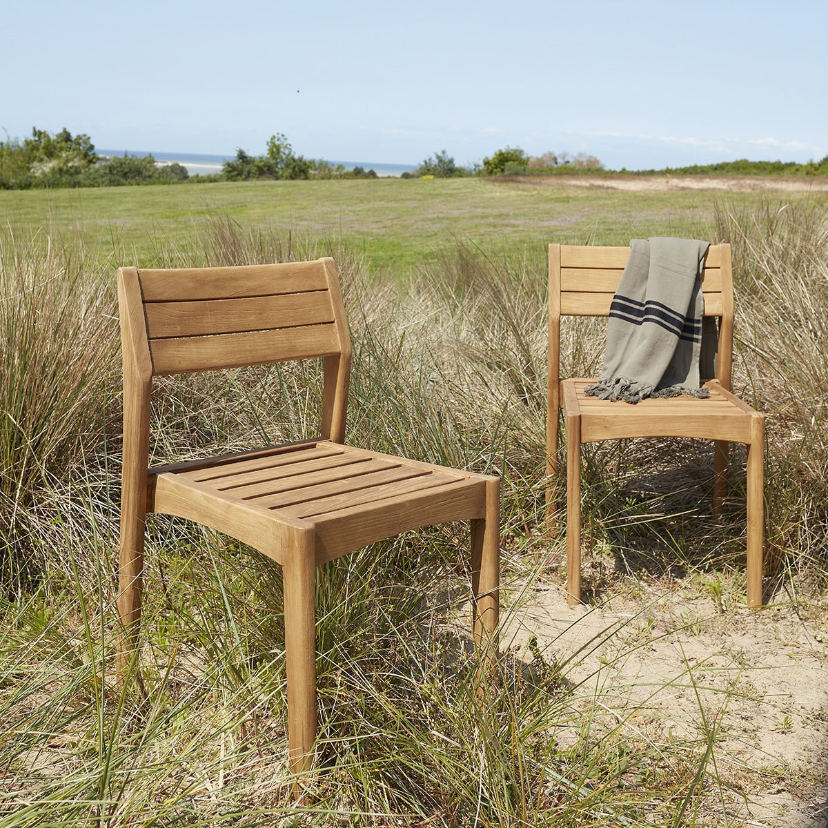 Lot de 2 chaises de jardin en teck massif HORTENSE naturel, BERAH GETAH