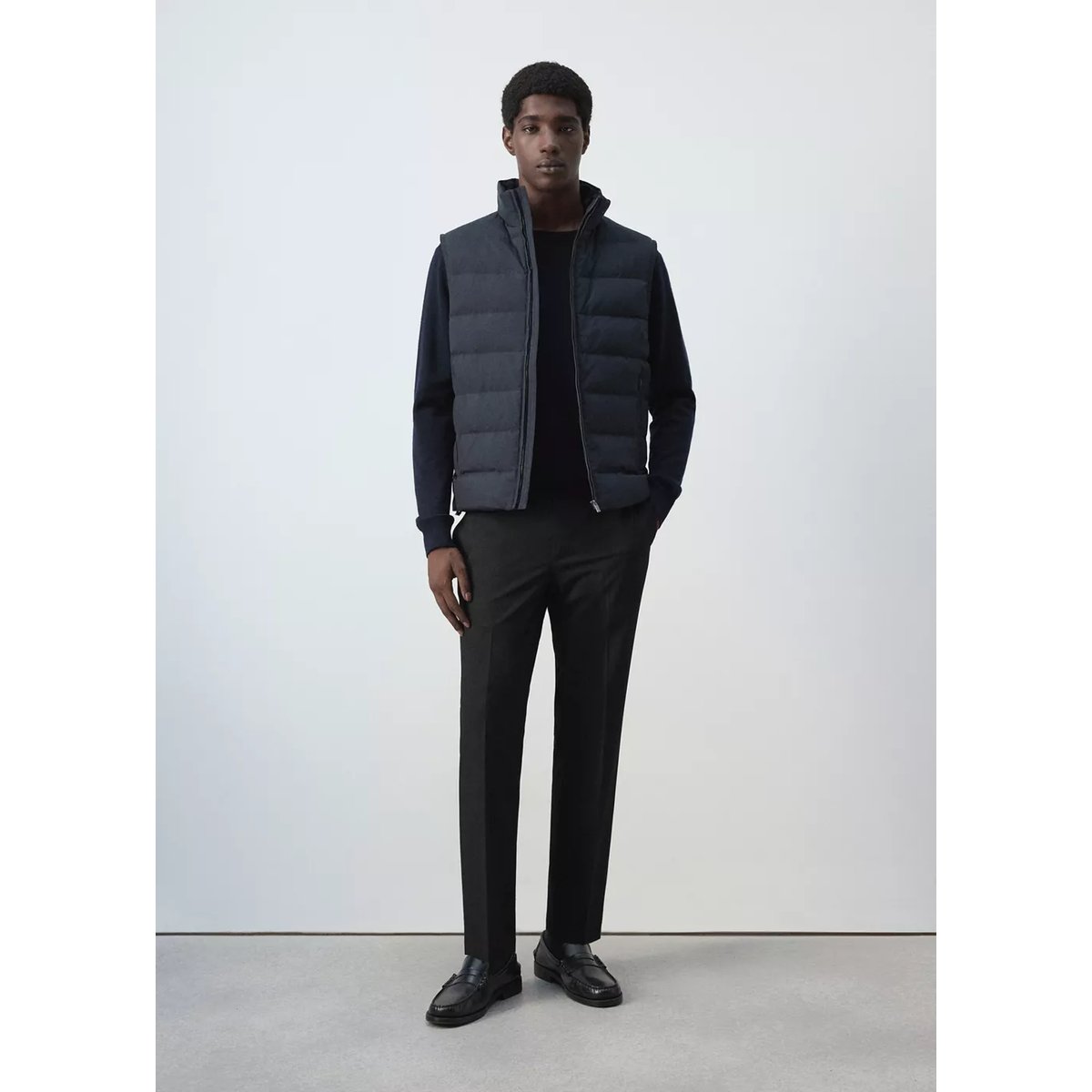 Gilet matelassé en duvet déperlant bleu nuit, MANGO MAN