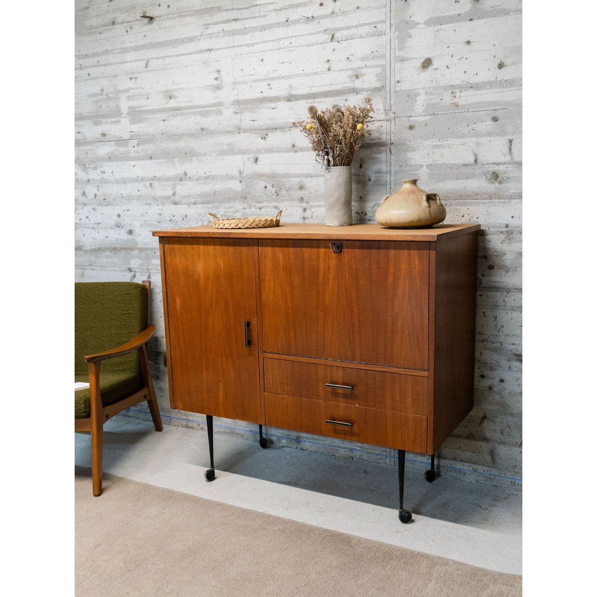 Buffet à roulettes en bois Gustave N°592 - Bon état bois foncé, DEBONGOUT