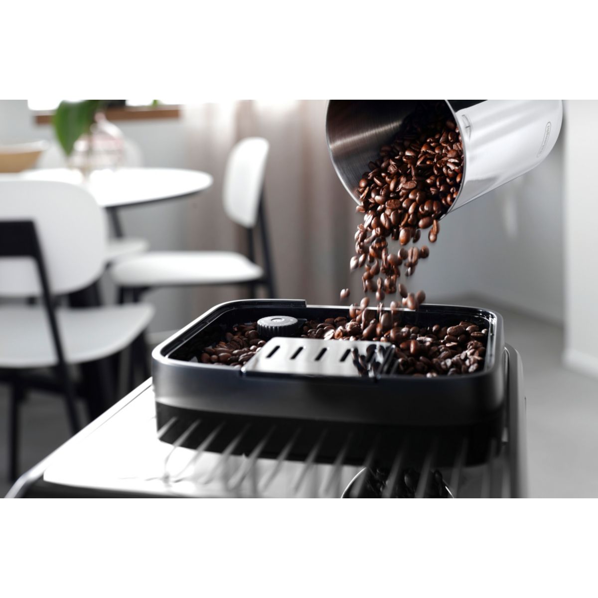 Expresso Broyeur Magnifica Evo My Latte FEB2961.B noir noir, DELONGHI