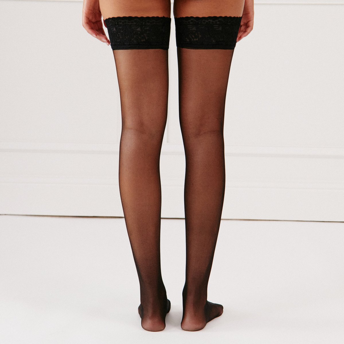 Bas voile 30 deniers autofixants LACESTOCKIZ noir, UNDIZ