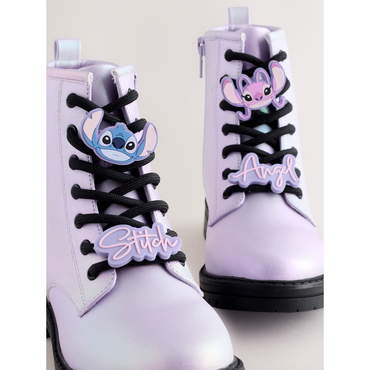 Bottines à lacets et doublure lilo stitch violet métallisé, NEXT