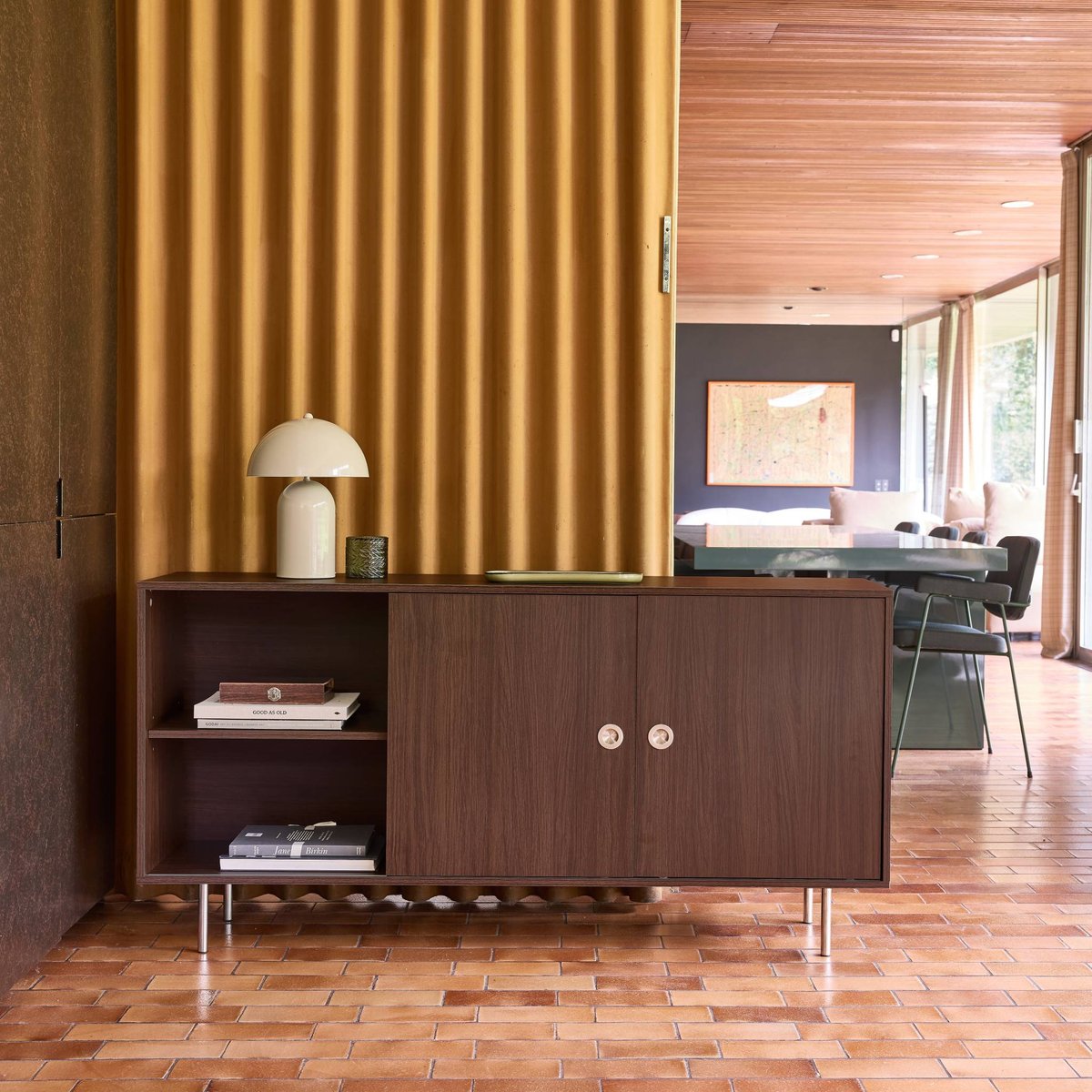 Buffet vintage décor bois et acier inoxydable 2 portes 150cm SHELBY noyer, SWEEEK