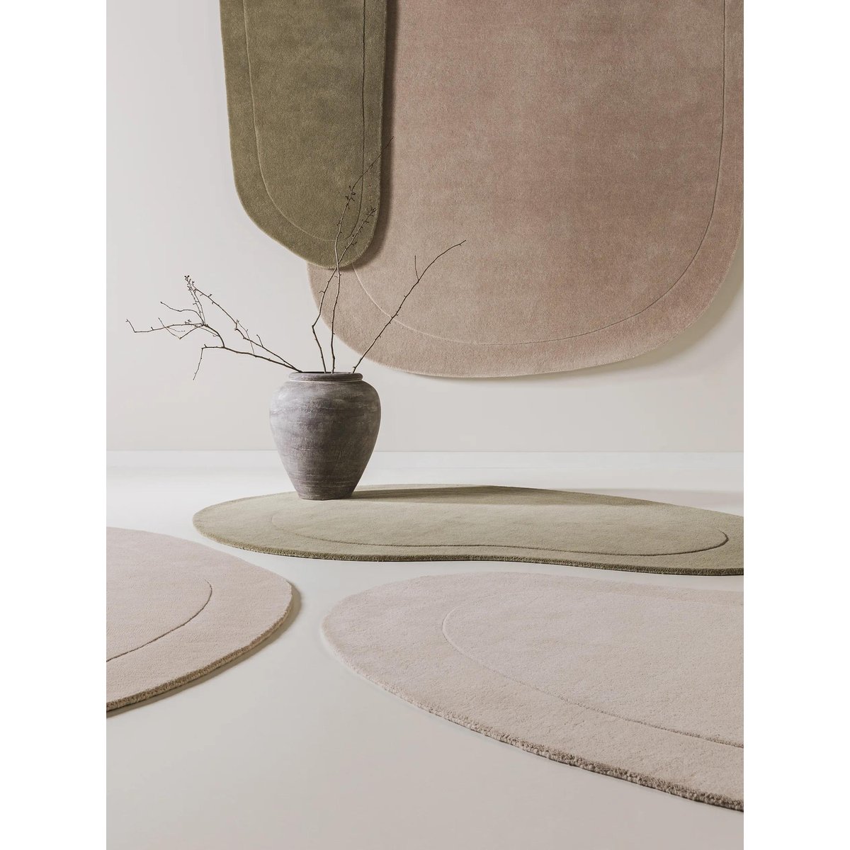 Tapis de laine tufté main SHAPE vert clair, BENUTA 