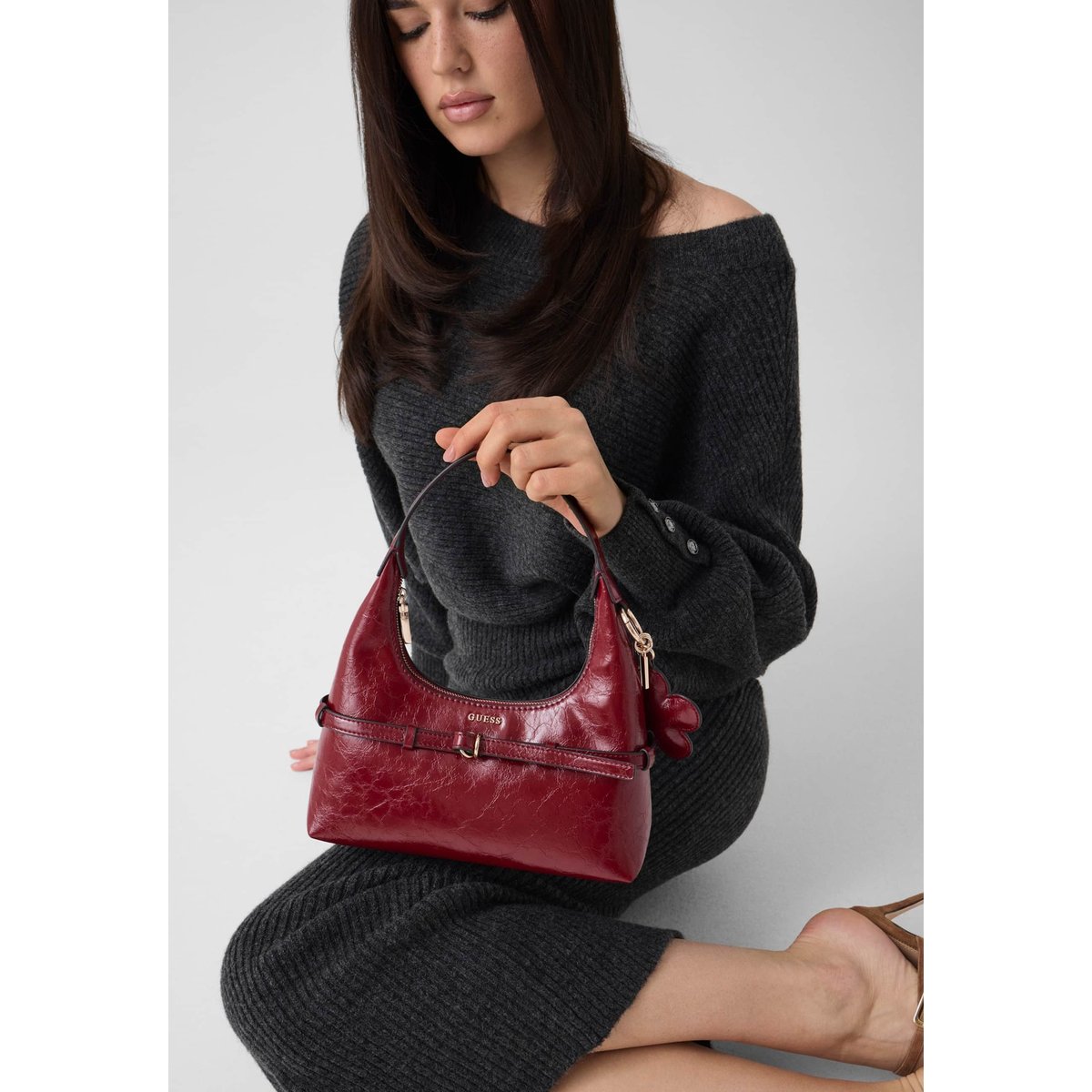 Taylor Mini Hobo rouge, GUESS