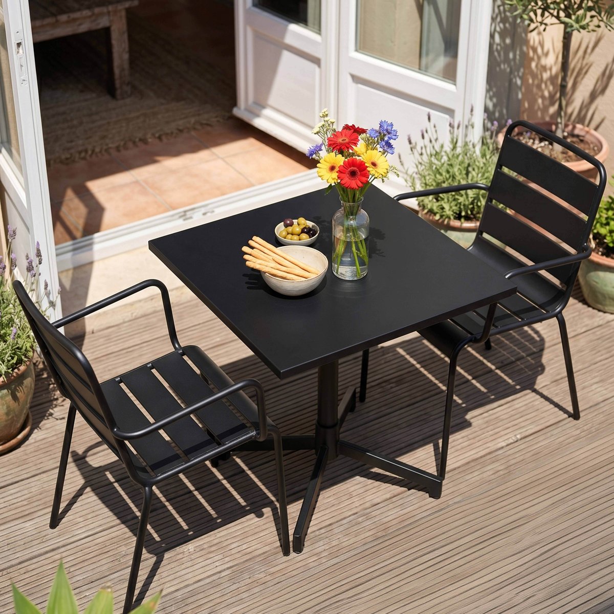 Table de jardin bistrot carrée inclinable en métal 70x70 cm et 2 chaises avec accoudoirs, PALAVAS noir, OVIALA