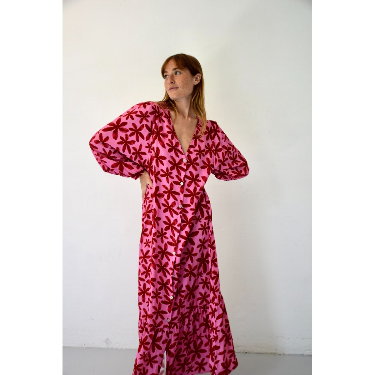 Robe longue fleurie boutonnée MICAELA rose / fuchsia, MINDTRAVELER