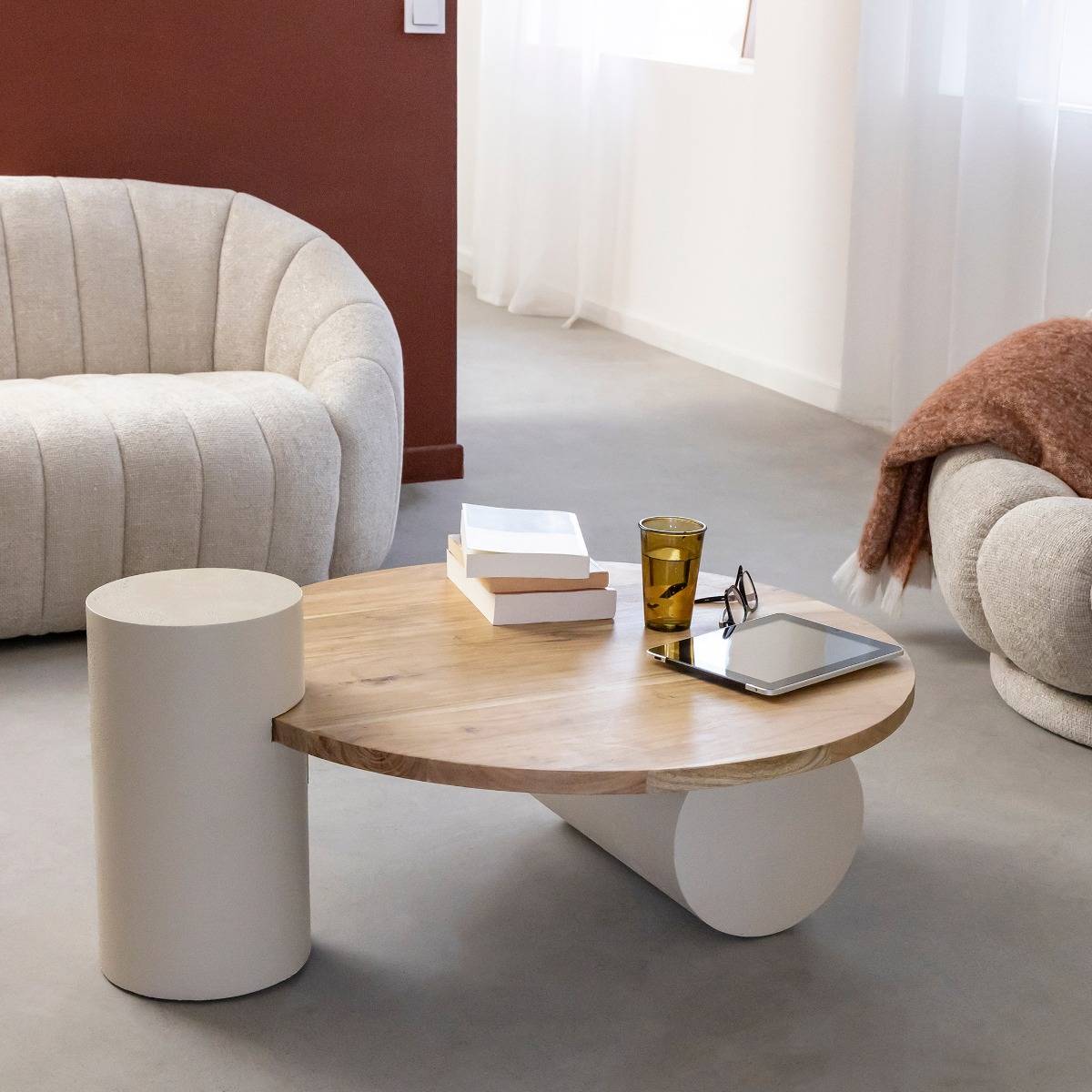 Table basse en bois effet béton ronde DALVA bois clair, MADE IN MEUBLES 