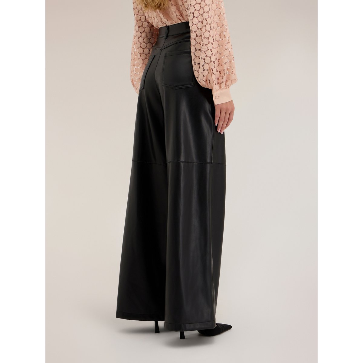 Pantalon palazzo effet brillant noir, MOTIVI