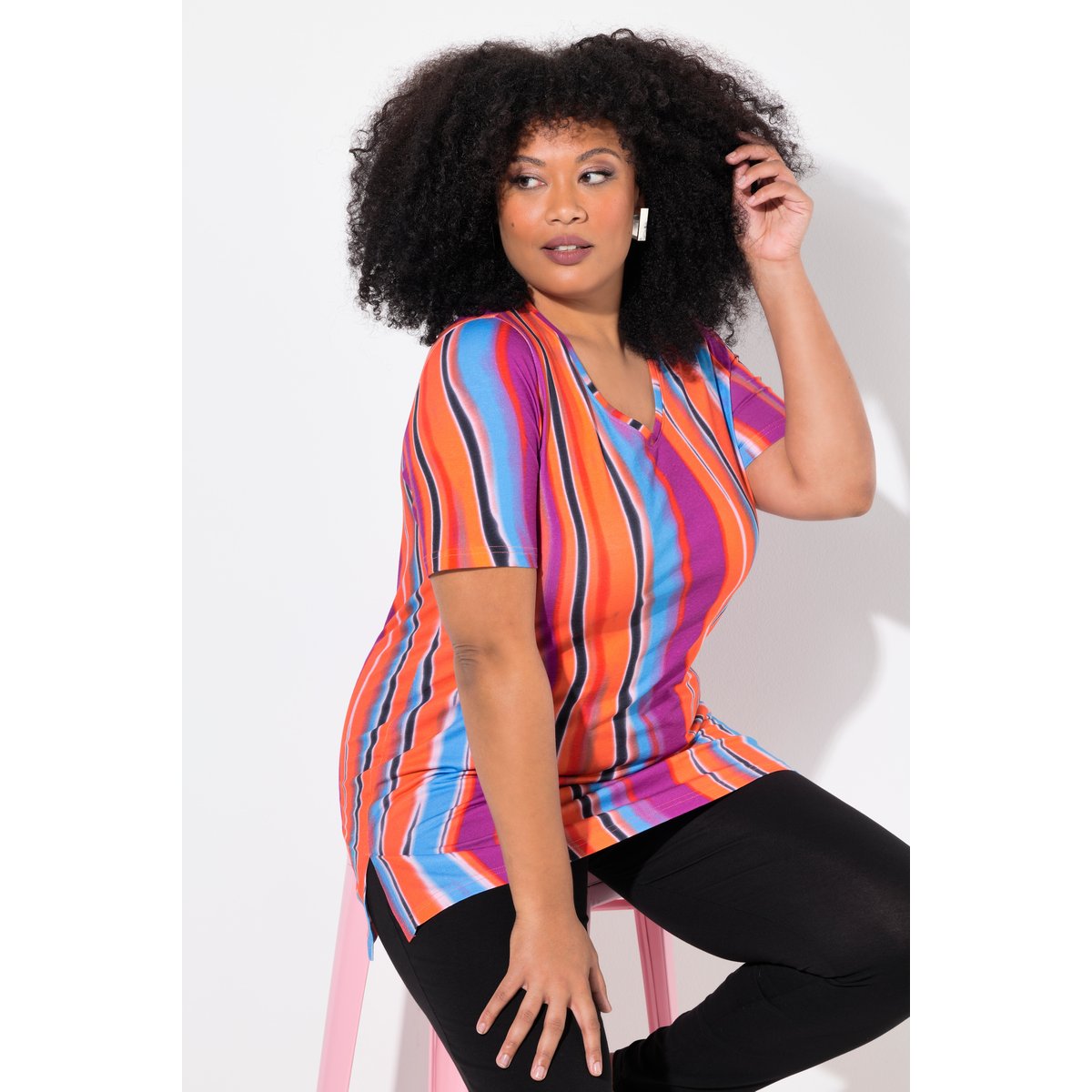 T-shirt à manches courtes et col en V violet, ULLA POPKEN