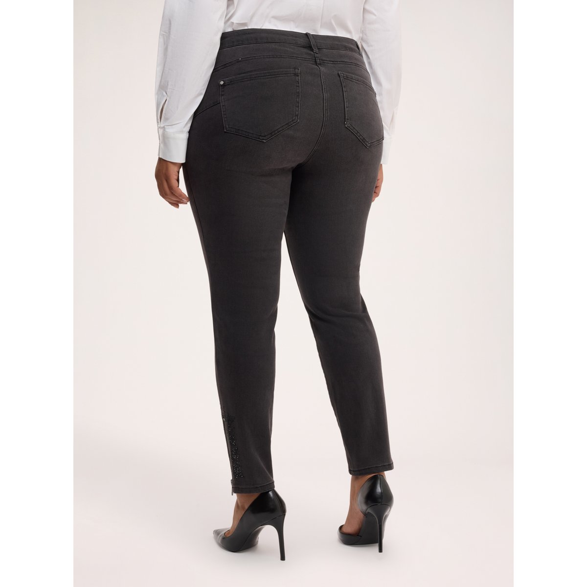 Jean court avec applications de strass gris, FIORELLA RUBINO