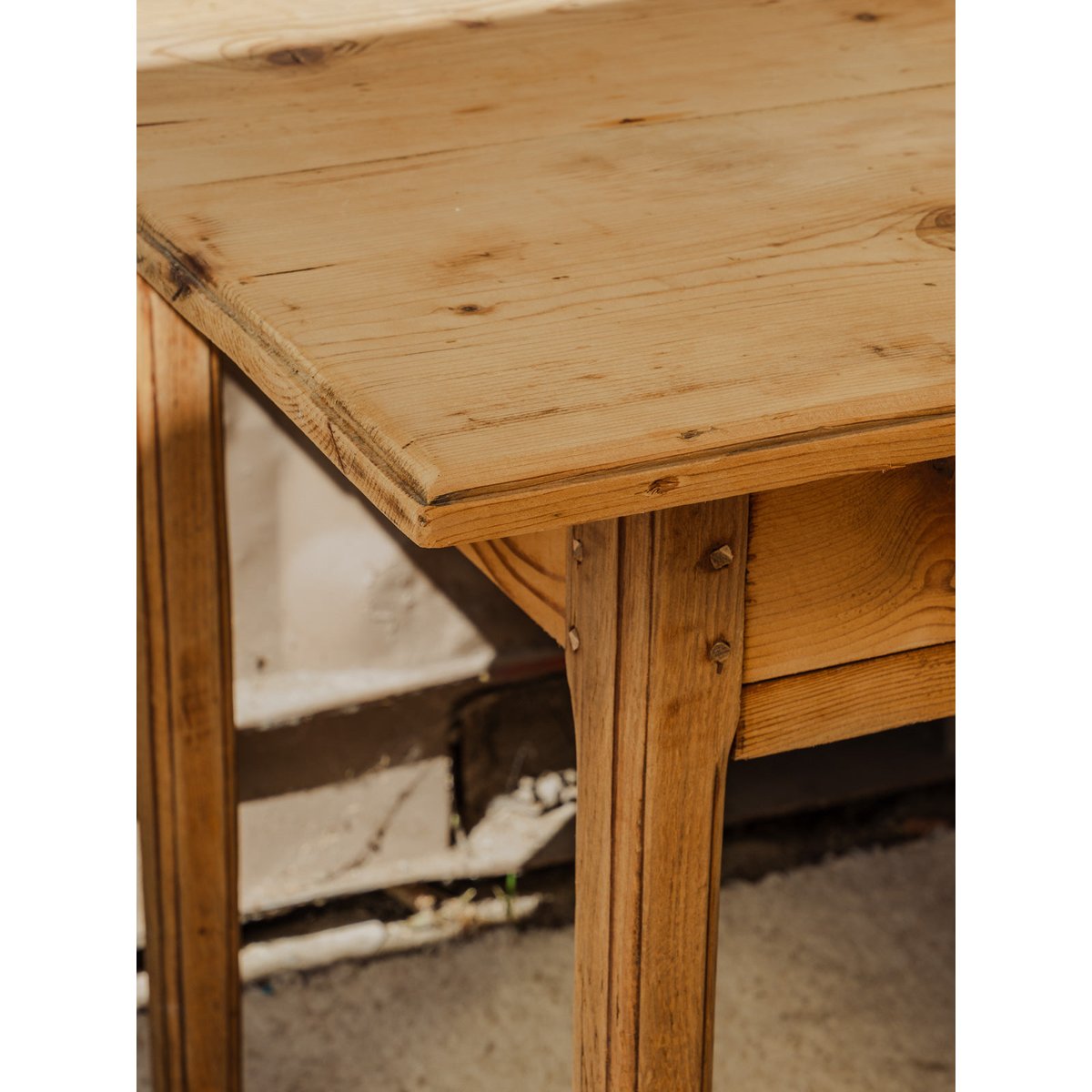 Table à manger de ferme en bois Romy N°1440 - Bon état bois clair, DEBONGOUT