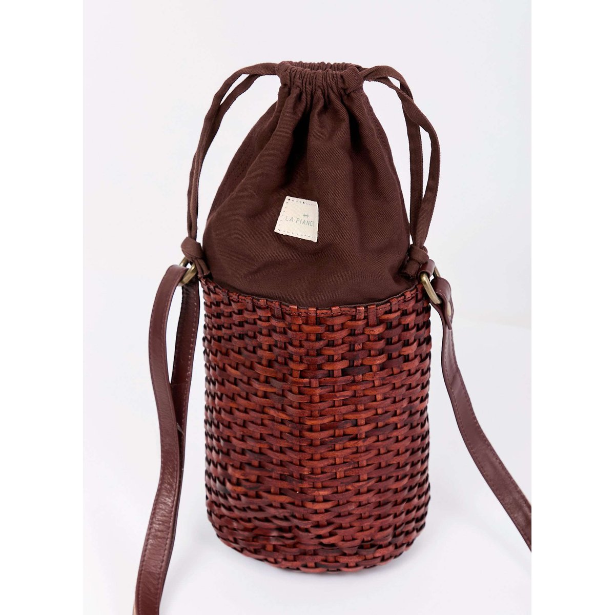 Sac seau en cuir tressé MILK brun acajou, LA FIANCÉE