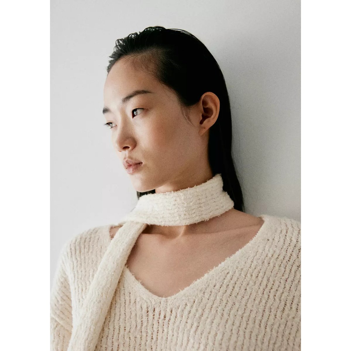 Pull col en V foulard écru, MANGO