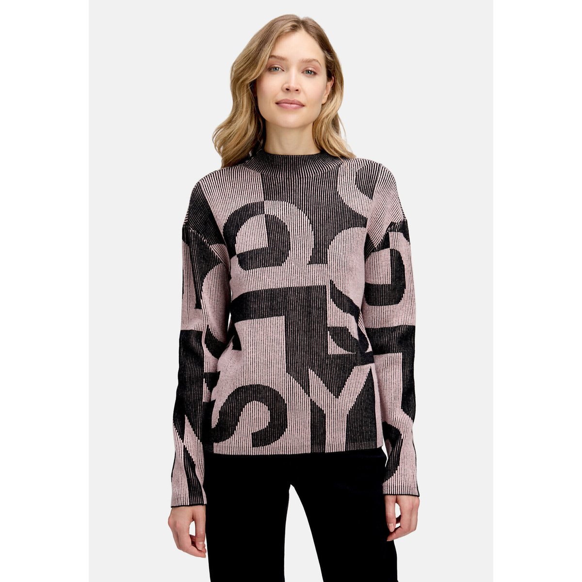 Pull-over en grosse maille à motif jacquard patch black/rosé, BETTY BARCLAY