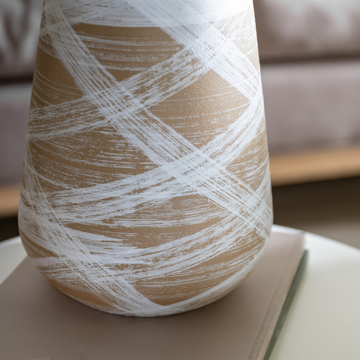 27cm Ovid Hand Painted Stoneware Vase brown , ÉDITÉ